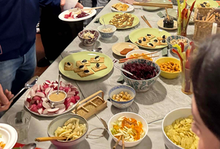 Matrice, confine e relazione, Sapori giapponesi e italiani si fondono insieme, grazie alle piccole invenzioni culinarie dei due artisti.