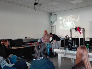 La stampa per l'arte, Introduzione al funzionamento di stampanti 3D e programmi per la preparazione delle immagini.