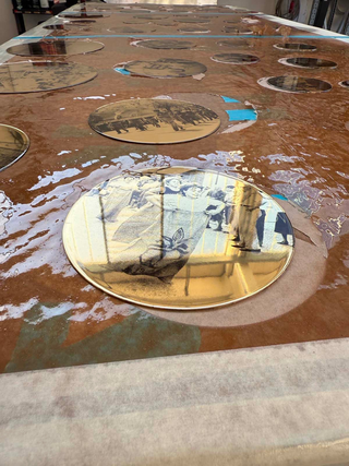 Nuêter – Costellazioni nelle Terre Matildiche, Fase finale di stabilizzazione dell' inchiostro e protezione della matrice per l'installazione in esterno.